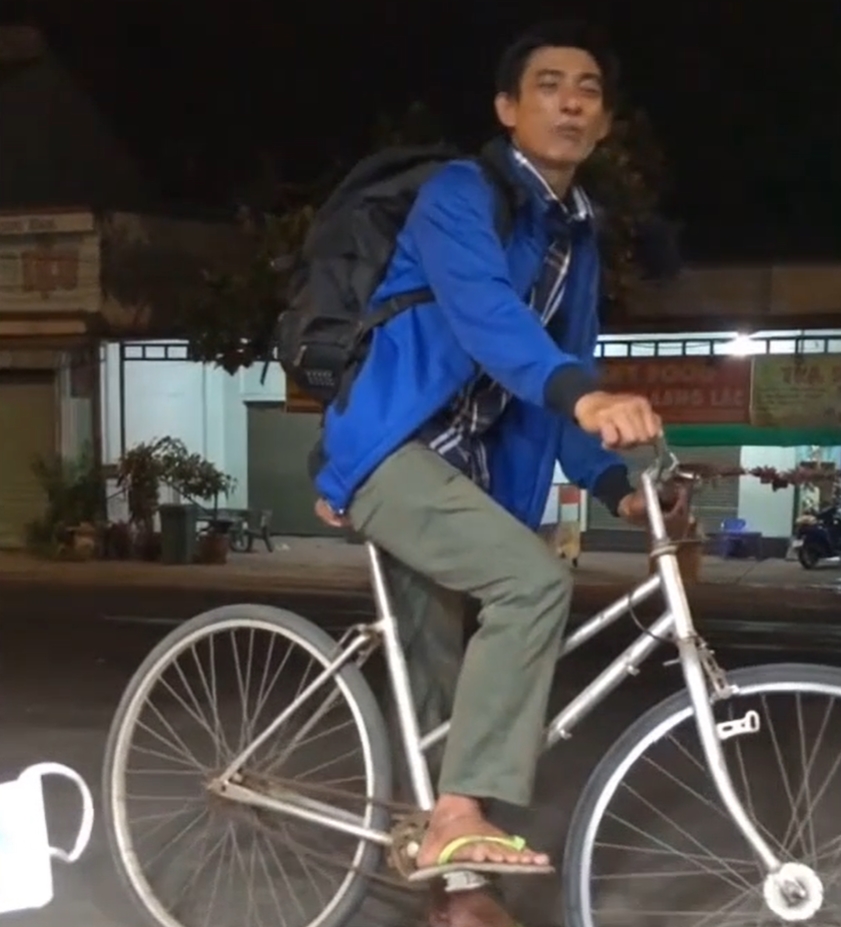 Xúc động chàng trai đạp xe từ Sài Gòn về Cà Mau vì thất nghiệp, ai cho tiền cũng nhất quyết không lấy  3