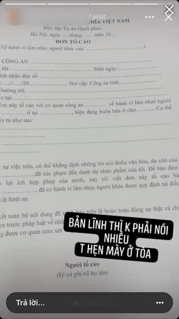 'Hot boy phố cổ' thậm chí còn làm đơn tố cáo để đưa bạn gái cũ ra tòa vì tội bôi nhọ danh dự người khác. Ảnh: FBNV 'Hot boy phố cổ' thậm chí còn làm đơn tố cáo để đưa bạn gái cũ ra tòa vì tội bôi nhọ danh dự người khác. Ảnh: FBNV