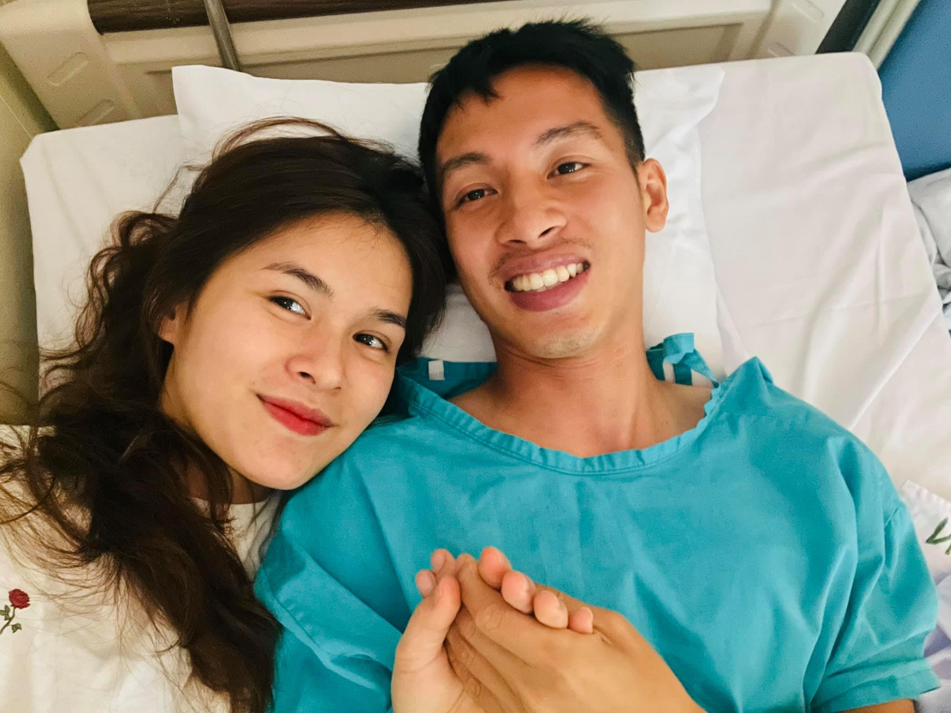 Đỗ Hùng Dũng tươi tỉnh trở lại sau giây phút kinh hoàng 3 Đỗ Hùng Dũng tươi tỉnh trở lại sau giây phút kinh hoàng 3