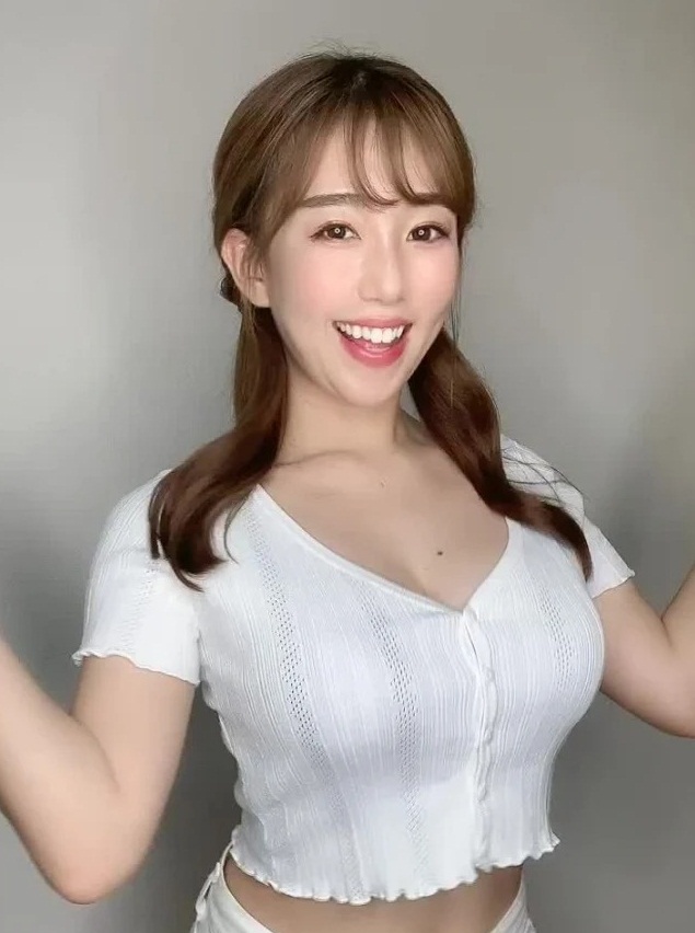 Đang quay clip tập thể dục, hotgirl TikTok vô tình hớ hênh khiến dân tình 'đỏ mặt' 3 Đang quay clip tập thể dục, hotgirl TikTok vô tình hớ hênh khiến dân tình 'đỏ mặt' 3