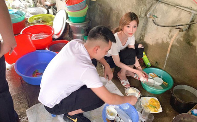Cô dâu được nhà chồng tặng siêu xe 5 tỷ đồng ngay sau lễ ăn hỏi khiến dân mạng GATO 6 Cô dâu được nhà chồng tặng siêu xe 5 tỷ đồng ngay sau lễ ăn hỏi khiến dân mạng GATO 6