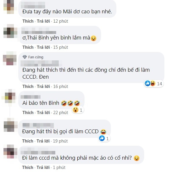 Xôn xao hình ảnh nam ca sĩ Lê Bảo Bình có mặt tại trụ sở công an sau khi biểu diễn tại quán bar 5 Xôn xao hình ảnh nam ca sĩ Lê Bảo Bình có mặt tại trụ sở công an sau khi biểu diễn tại quán bar 5
