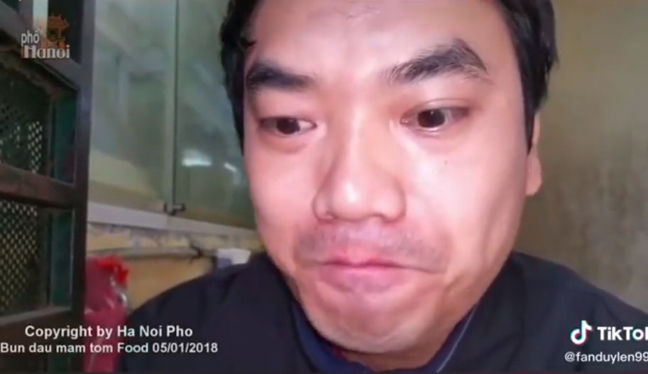 Youtuber 'Hà Nội phố' bị đích thân VTV chỉ trích vì quảng bá ẩm thực không đúng sự thật là ai? 2 Youtuber 'Hà Nội phố' bị đích thân VTV chỉ trích vì quảng bá ẩm thực không đúng sự thật là ai? 2