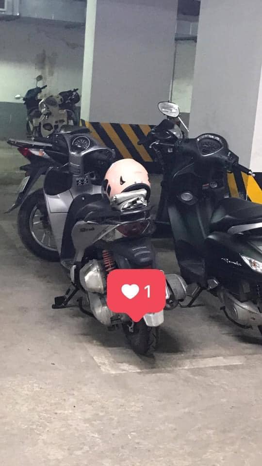 Chỉ bằng một hành động nhỏ, bác bảo vệ khiến cư dân ai cũng ấm lòng 6 Chỉ bằng một hành động nhỏ, bác bảo vệ khiến cư dân ai cũng ấm lòng 6