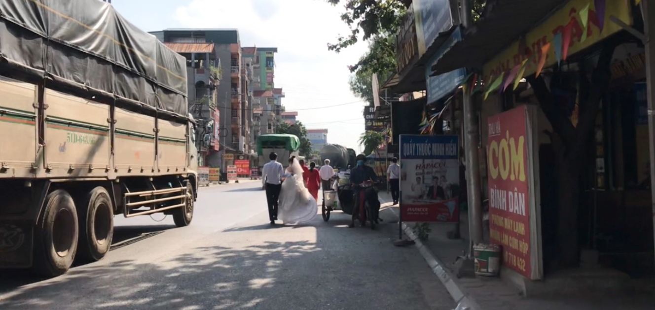 Chú rể Bắc Ninh quay xe đúng 'phút 89', ngậm ngùi về Hà Nội cùng cô dâu vì phải cách ly 4 Chú rể Bắc Ninh quay xe đúng 'phút 89', ngậm ngùi về Hà Nội cùng cô dâu vì phải cách ly 4