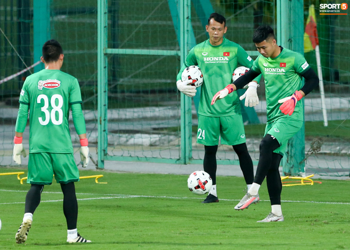 Đặng Văn Lâm 'biến mất' từ khi sang Nhật Bản, thầy Park liệu có 'phế truất'? 3 Đặng Văn Lâm 'biến mất' từ khi sang Nhật Bản, thầy Park liệu có 'phế truất'? 3