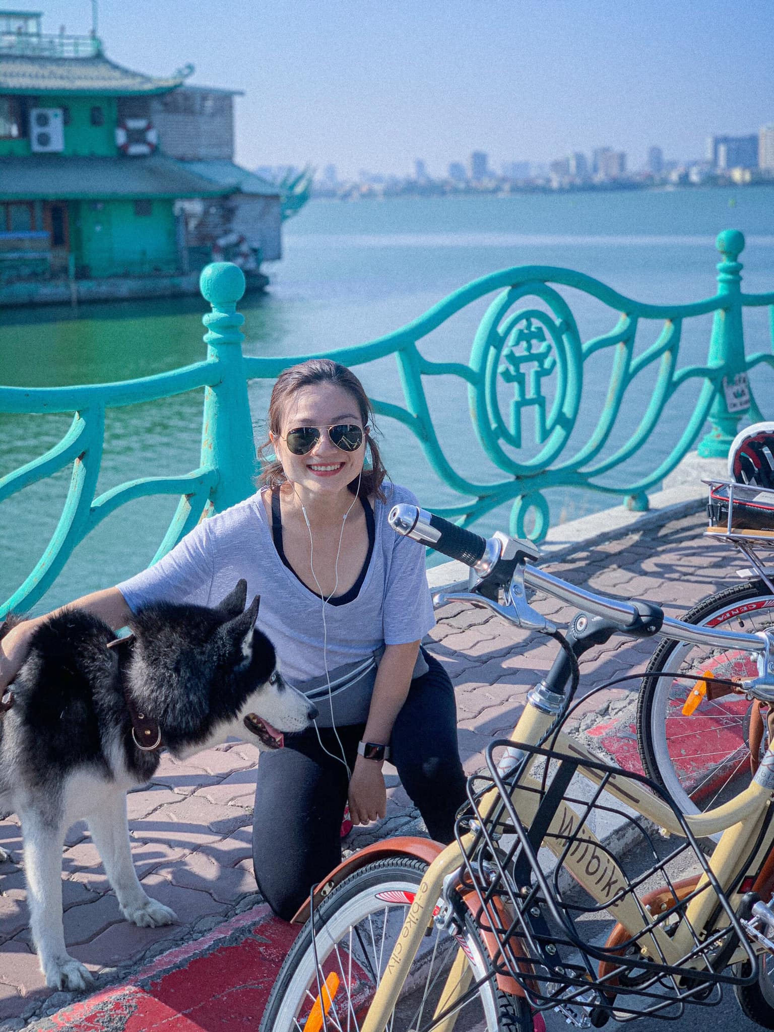 Nữ CEO xinh đẹp đến nhường nào để khiến Shark Phú chốt ngay 1,5 tỷ đầu tư, lại còn 'thả thính' ngay trên truyền hình? 7 Nữ CEO xinh đẹp đến nhường nào để khiến Shark Phú chốt ngay 1,5 tỷ đầu tư, lại còn 'thả thính' ngay trên truyền hình? 7