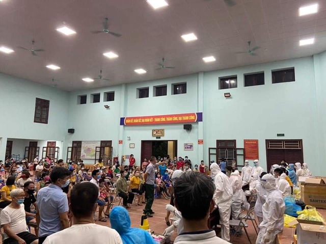 Những hình ảnh quên mình chống dịch, đảm bảo an toàn cho cộng đồng chỉ có ở Việt Nam 5 Những hình ảnh quên mình chống dịch, đảm bảo an toàn cho cộng đồng chỉ có ở Việt Nam 5