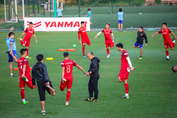 Tuyển thủ Campuchia: 'Việt Nam chỉ nhỉnh hơn chúng tôi một chút, họ vượt qua VL World Cup là phi lý' 1 Tuyển thủ Campuchia: 'Việt Nam chỉ nhỉnh hơn chúng tôi một chút, họ vượt qua VL World Cup là phi lý' 1