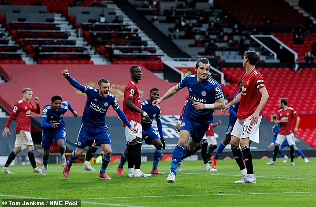 Man City vô địch Ngoại hạng Anh: M.U dâng cúp đến tận tay, Solskjaer chơi chiêu làm Liverpool khốn khó 2 Man City vô địch Ngoại hạng Anh: M.U dâng cúp đến tận tay, Solskjaer chơi chiêu làm Liverpool khốn khó 2
