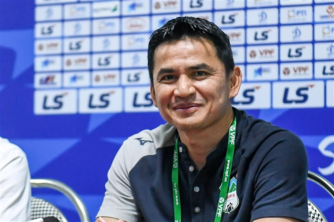 HLV Kiatisak bày mưu, hiến kế để giúp Thái Lan vượt qua ĐT Việt Nam tại vòng loại World Cup 2 HLV Kiatisak bày mưu, hiến kế để giúp Thái Lan vượt qua ĐT Việt Nam tại vòng loại World Cup 2