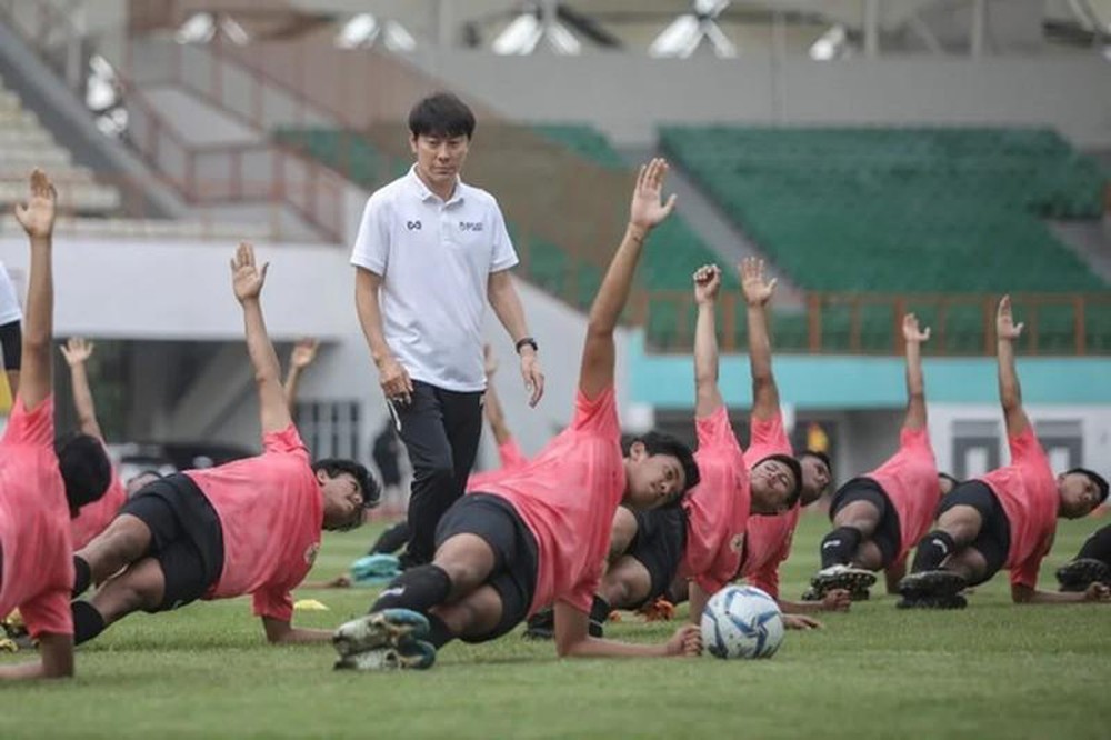 Hùng hồn tuyên bố đánh bại Việt Nam, ĐT Indonesia bị chuyên gia vạch trần sức mạnh thật 2 Hùng hồn tuyên bố đánh bại Việt Nam, ĐT Indonesia bị chuyên gia vạch trần sức mạnh thật 2