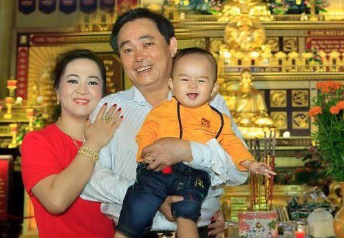 Quý tử nhà bà Phương Hằng hưởng khoản thừa kế chục nghìn tỷ, bố mẹ đại gia nhưng cách dạy con thực sự đáng nể 1 Quý tử nhà bà Phương Hằng hưởng khoản thừa kế chục nghìn tỷ, bố mẹ đại gia nhưng cách dạy con thực sự đáng nể 1