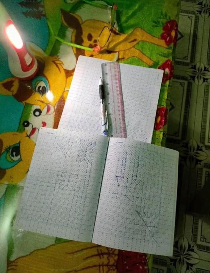 Thấy cháu không có giấy khen, ông nội lọ mọ làm tấm bằng khen giá trị nhất cuộc đời 3 Thấy cháu không có giấy khen, ông nội lọ mọ làm tấm bằng khen giá trị nhất cuộc đời 3