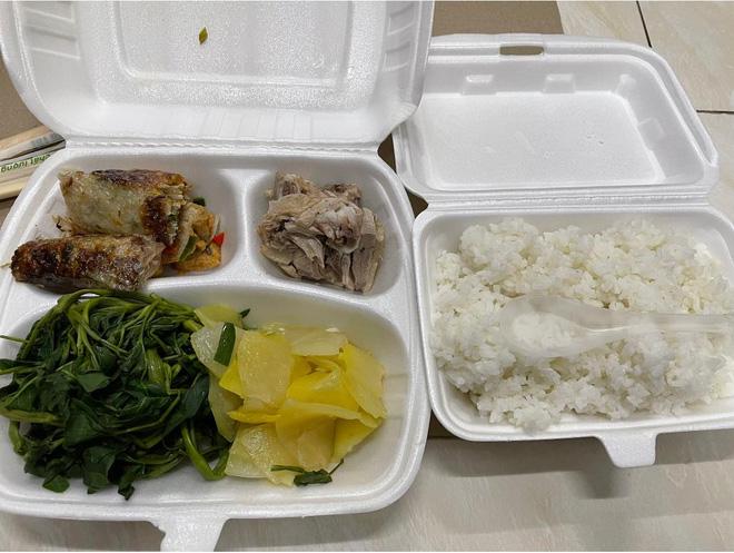 Du học sinh về nước chê bai mọi thứ ở khu cách ly, dân mạng phẫn nộ: 'Muốn sang chảnh thì vào khách sạn mà ở' 2 Du học sinh về nước chê bai mọi thứ ở khu cách ly, dân mạng phẫn nộ: 'Muốn sang chảnh thì vào khách sạn mà ở' 2