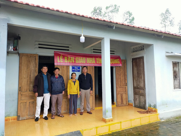 Đại diện nơi ảnh hưởng bởi lũ lụt lên tiếng xác nhận Hoài Linh chuyển 500 triệu đồng hỗ trợ địa phương 3 Đại diện nơi ảnh hưởng bởi lũ lụt lên tiếng xác nhận Hoài Linh chuyển 500 triệu đồng hỗ trợ địa phương 3