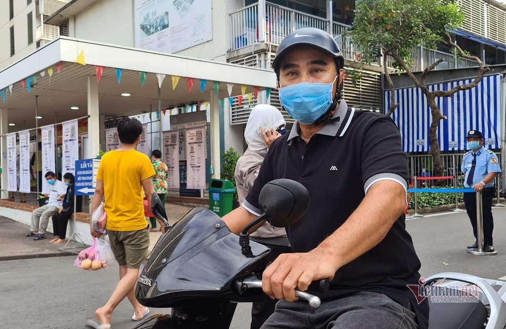 Quyền Linh cùng hội người yêu lan đóng góp 2 tỷ đồng chống dịch Covid-19 1 Quyền Linh cùng hội người yêu lan đóng góp 2 tỷ đồng chống dịch Covid-19 1