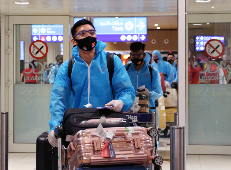 Nhận kết quả xét nghiệm Covid-19, ĐT Việt Nam có buổi tập đầu tiên trên đất UAE 2 Nhận kết quả xét nghiệm Covid-19, ĐT Việt Nam có buổi tập đầu tiên trên đất UAE 2