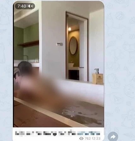 Vụ hot girl 'Về nhà đi con' bị tung video: Hé lộ lý do Anh Thư bị công an phường mời lên làm việc 1 Vụ hot girl 'Về nhà đi con' bị tung video: Hé lộ lý do Anh Thư bị công an phường mời lên làm việc 1