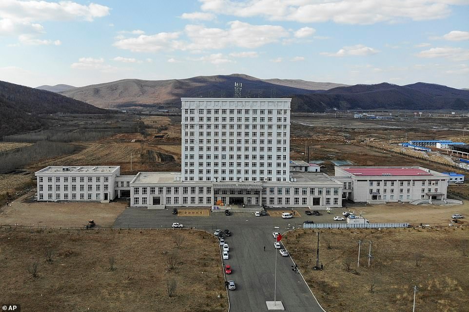 Trung Quốc lập bệnh viện dã chiến giáp biên giới Nga trong 6 ngày 1