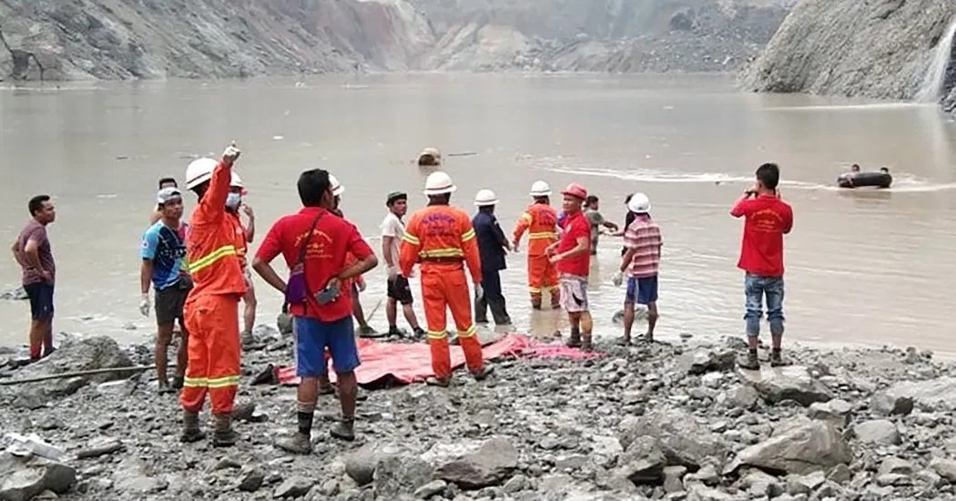 Xót xa hiện trường vụ sạt lở mỏ ngọc Myanmar khiến 166 người chết 6