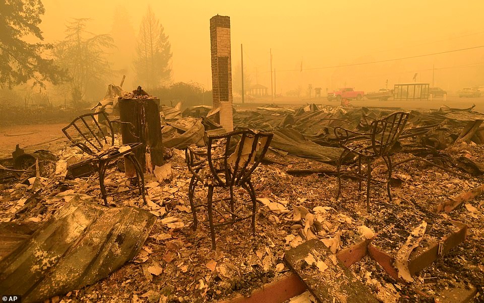 200 trận cháy rừng nhuộm vàng miền tây nước Mỹ như sao Hỏa 8