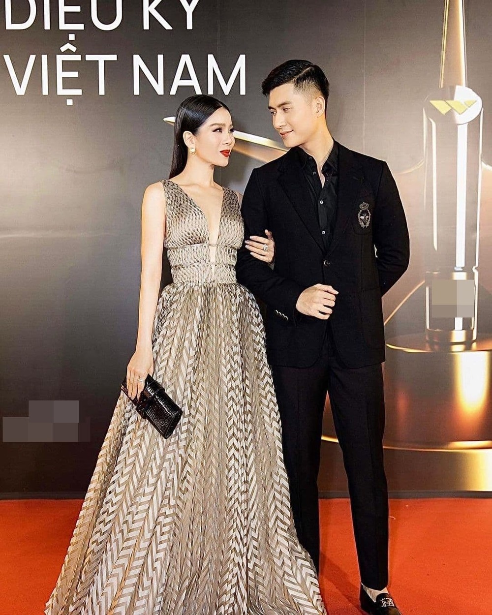 Tin giải trí hot nhất trưa 28/1: Lệ Quyên bênh vực tình trẻ, Quản lý Thiều Bảo Trâm hé lộ tin nhắn của Sơn Tùng và Hải Tú 1 Tin giải trí hot nhất trưa 28/1: Lệ Quyên bênh vực tình trẻ, Quản lý Thiều Bảo Trâm hé lộ tin nhắn của Sơn Tùng và Hải Tú 1