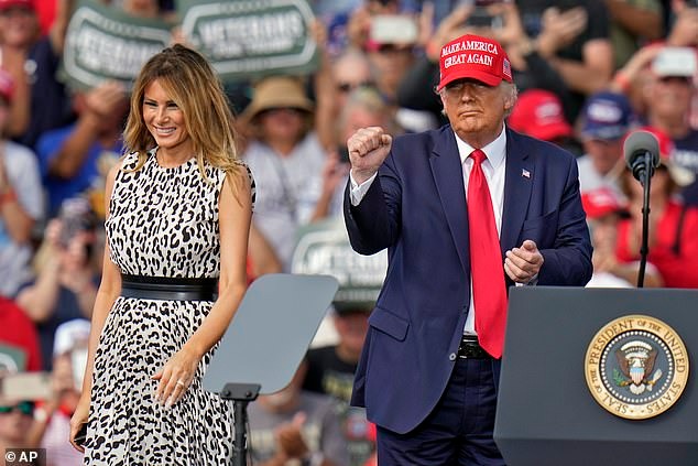 Góc khuất ngọt ngào trong cuộc hôn nhân của Cựu tổng thống Trump 2 Góc khuất ngọt ngào trong cuộc hôn nhân của Cựu tổng thống Trump 2