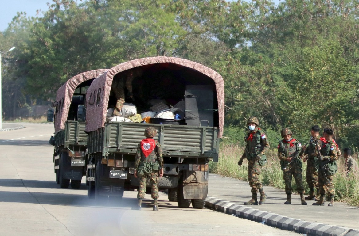 Hình ảnh tại Myanmar trong ngày đầu sau đảo chính 3 Hình ảnh tại Myanmar trong ngày đầu sau đảo chính 3