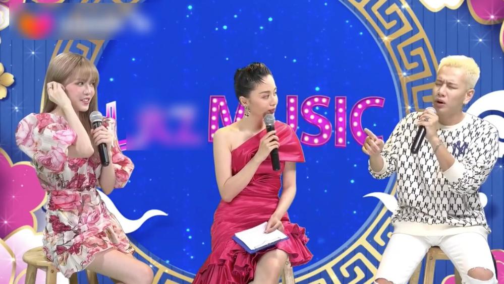 Tin giải trí hot nhất trưa 7/2: Hari Won vướng nghi vấn mang thai, Hoàng Anh cảm ơn ‘tình tin đồn’ 1 Tin giải trí hot nhất trưa 7/2: Hari Won vướng nghi vấn mang thai, Hoàng Anh cảm ơn ‘tình tin đồn’ 1