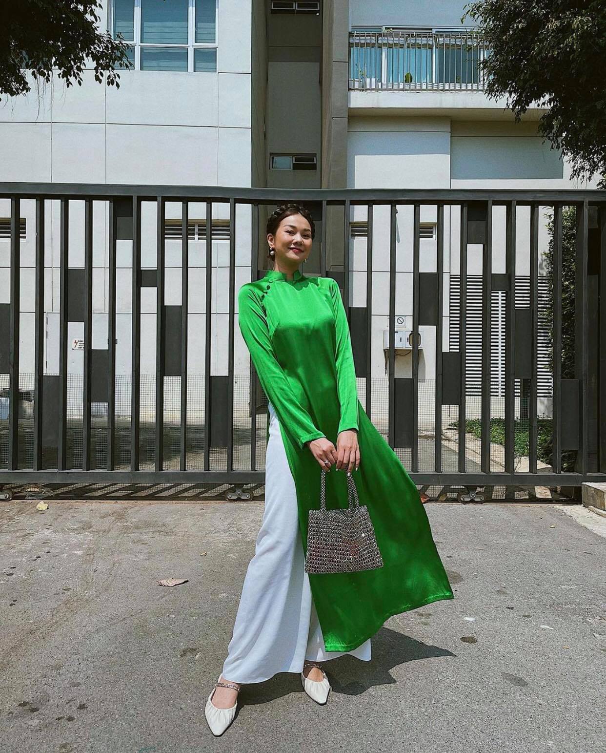 Ngắm dàn sao Việt diện áo dài khai xuân Mùng 1 Tết 8 Ngắm dàn sao Việt diện áo dài khai xuân Mùng 1 Tết 8
