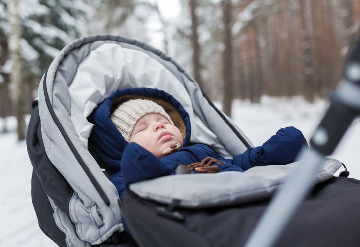 Để con ngủ ngoài trời giữa mùa đông, bố mẹ các nước xứ lạnh đưa ra lý do thuyết phục 4