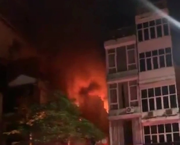 Cháy lớn trên phố Tôn Đức Thắng, Hà Nội khiến 4 người thiệt mạng 5
