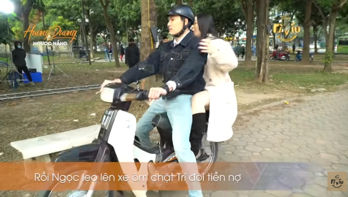 Hướng dương ngược nắng: 'Trí' quỳ lạy 'Ngọc' vì không chịu nổi chất giọng pha giấm 4 Hướng dương ngược nắng: 'Trí' quỳ lạy 'Ngọc' vì không chịu nổi chất giọng pha giấm 4