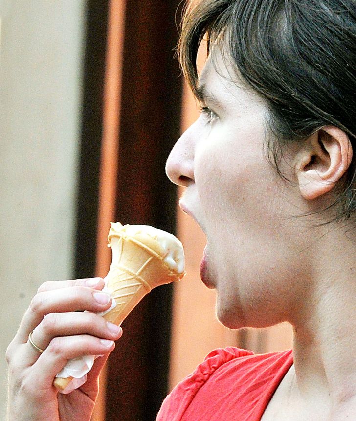 Ngồi nhiều, đeo hoa tai, không có bạn thân và loạt lý do khiến bạn nhanh già 4 Ngồi nhiều, đeo hoa tai, không có bạn thân và loạt lý do khiến bạn nhanh già 4