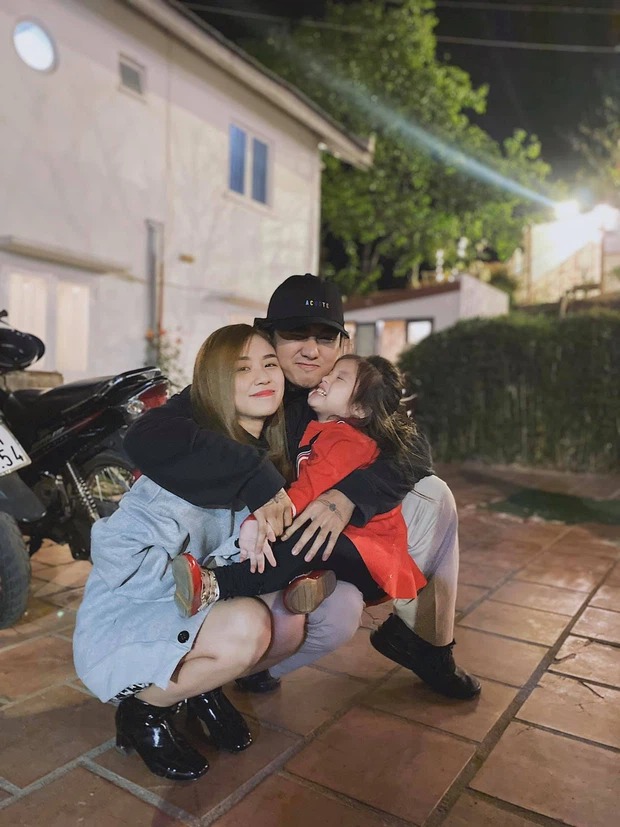 Cindy Lư vừa xác nhận yêu Đạt G, Du Uyên tỏ rõ thái độ 'chống dịch như chống giặc, yêu đương cái gì' 2 Cindy Lư vừa xác nhận yêu Đạt G, Du Uyên tỏ rõ thái độ 'chống dịch như chống giặc, yêu đương cái gì' 2
