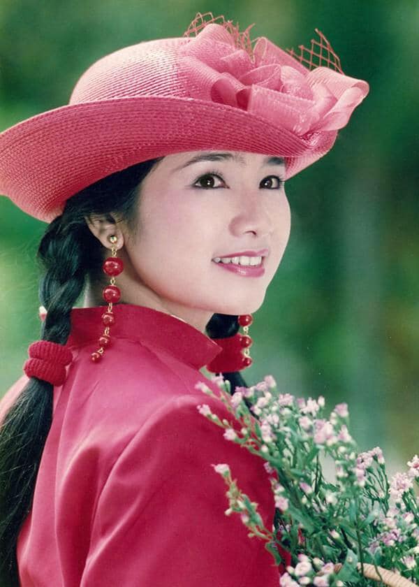 Nhan sắc khuôn vàng thước ngọc của NSND Thu Hà thời trẻ 8 Nhan sắc khuôn vàng thước ngọc của NSND Thu Hà thời trẻ 8