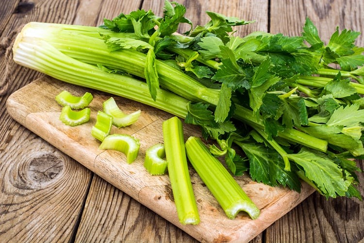 5 loại rau có dư lượng thuốc trừ sâu cực ít, đắt mấy cũng nên mua về - Ảnh 1 5 loại rau có dư lượng thuốc trừ sâu cực ít, đắt mấy cũng nên mua về - Ảnh 1