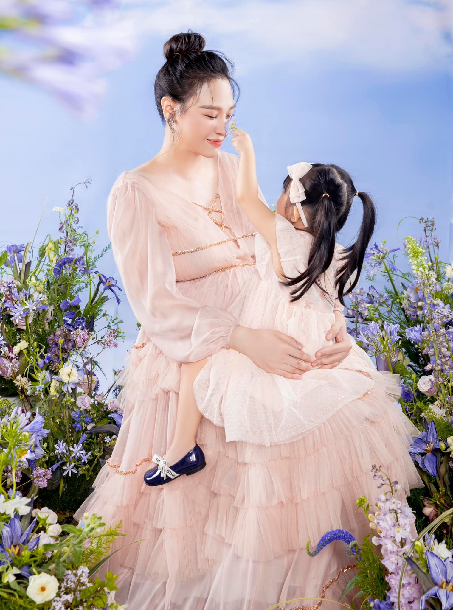 Đàm Thu Trang hạ sinh em bé thứ hai, Cường Đô La hạnh phúc tiết lộ tên gọi ở nhà - Ảnh 1 Đàm Thu Trang hạ sinh em bé thứ hai, Cường Đô La hạnh phúc tiết lộ tên gọi ở nhà - Ảnh 1