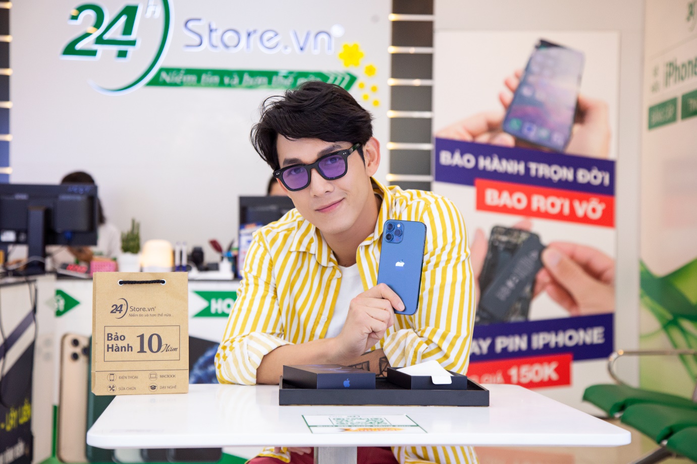 Song Luân sắm iPhone 12 Pro Max, tiết lộ về vai diễn trong 'Thanh Sói' 1 Song Luân sắm iPhone 12 Pro Max, tiết lộ về vai diễn trong 'Thanh Sói' 1