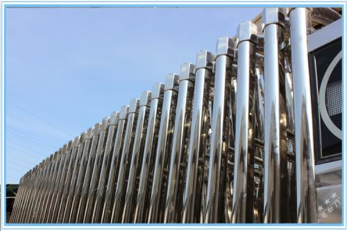 Những mẫu cổng xếp inox tự động do Bisco cung cấp 1 Những mẫu cổng xếp inox tự động do Bisco cung cấp 1