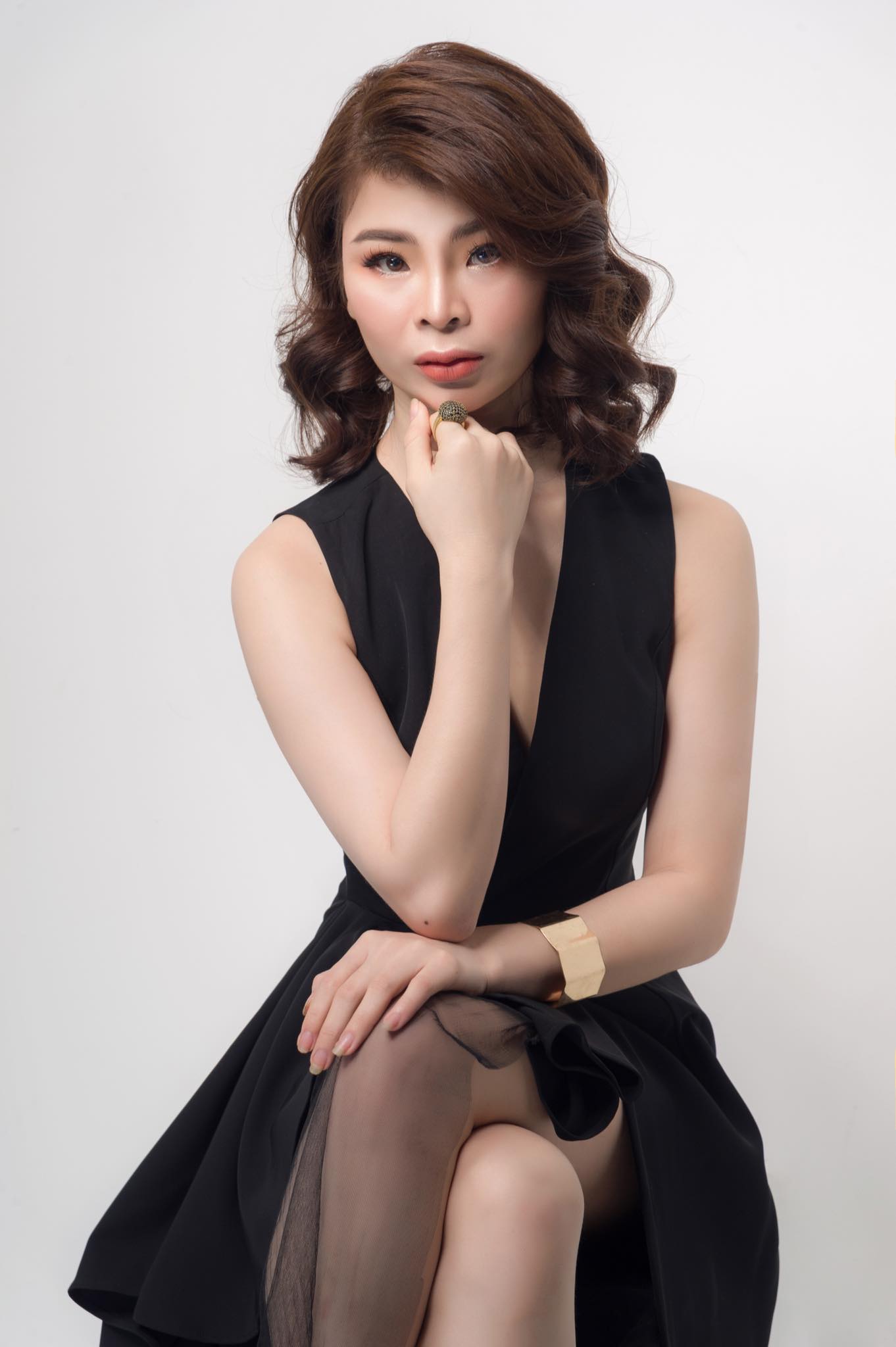 CEO Ngô Hằng - Càng bận rộn với đam mê càng thấy cuộc đời mình có ý nghĩa 3 CEO Ngô Hằng - Càng bận rộn với đam mê càng thấy cuộc đời mình có ý nghĩa 3