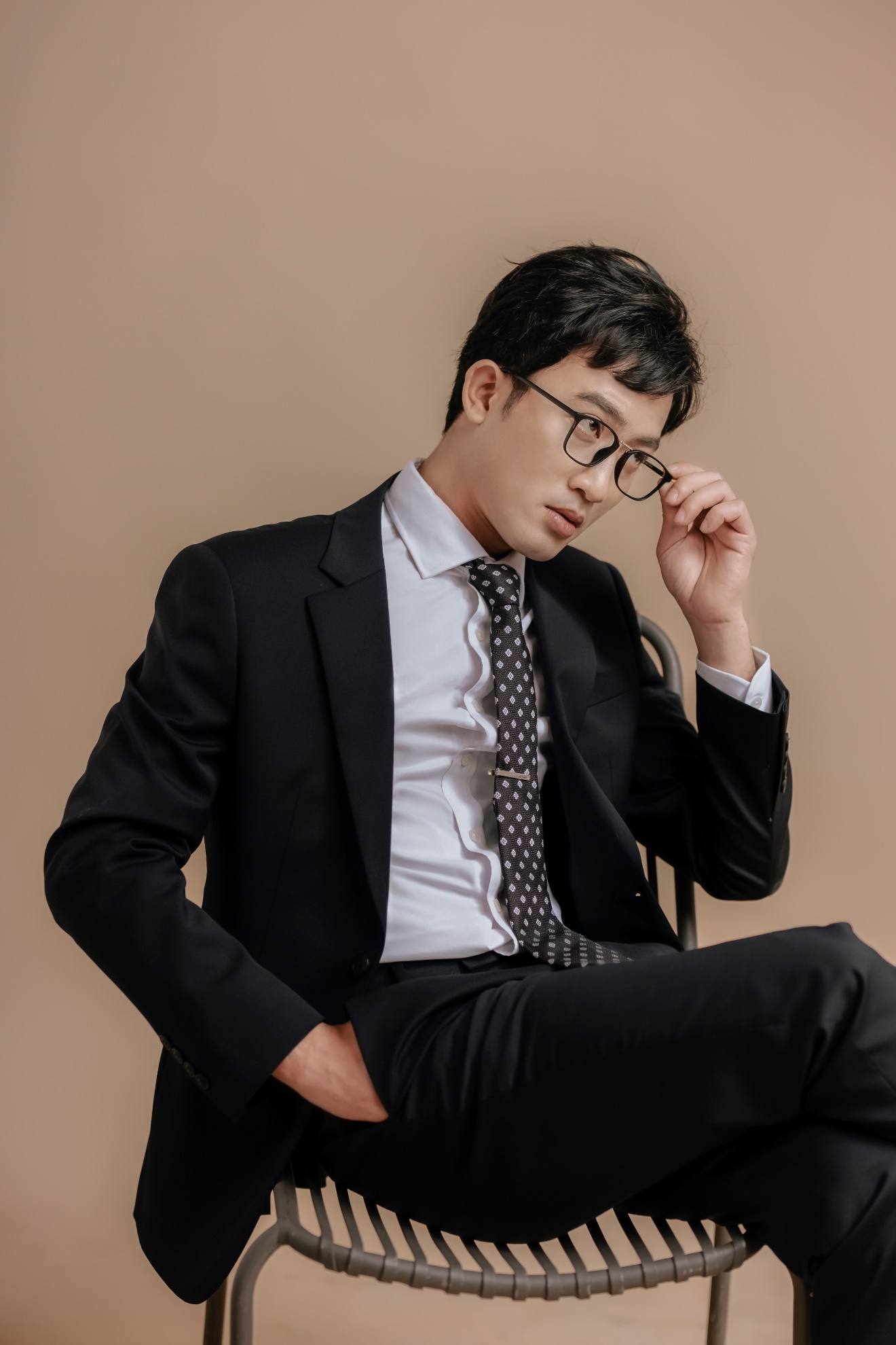 Doãn Quốc Đam ‘biến hình’ như tài tử Hàn Quốc khiến fan ‘đổ liêu xiêu’ 4 Doãn Quốc Đam ‘biến hình’ như tài tử Hàn Quốc khiến fan ‘đổ liêu xiêu’ 4