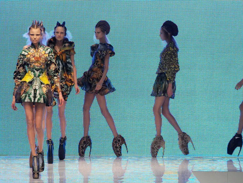 McQueen và những ý tưởng thời trang đầy táo bạo 6 McQueen và những ý tưởng thời trang đầy táo bạo 6