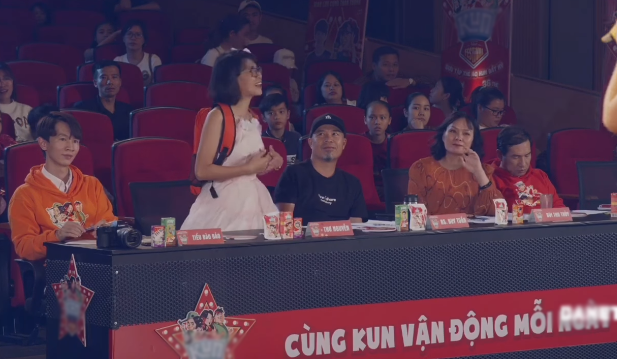 Điểm qua loạt style màu mè của Thơ Nguyễn 9 Điểm qua loạt style màu mè của Thơ Nguyễn 9