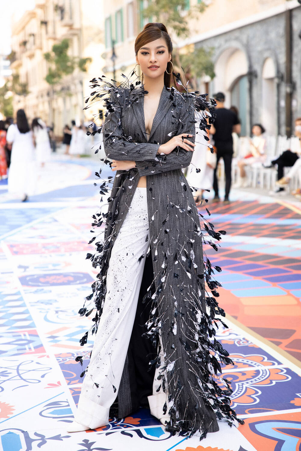 Sao Việt bắt tay nhau 'chặt chém' thảm đỏ show Fashion Voyage 2 Sao Việt bắt tay nhau 'chặt chém' thảm đỏ show Fashion Voyage 2