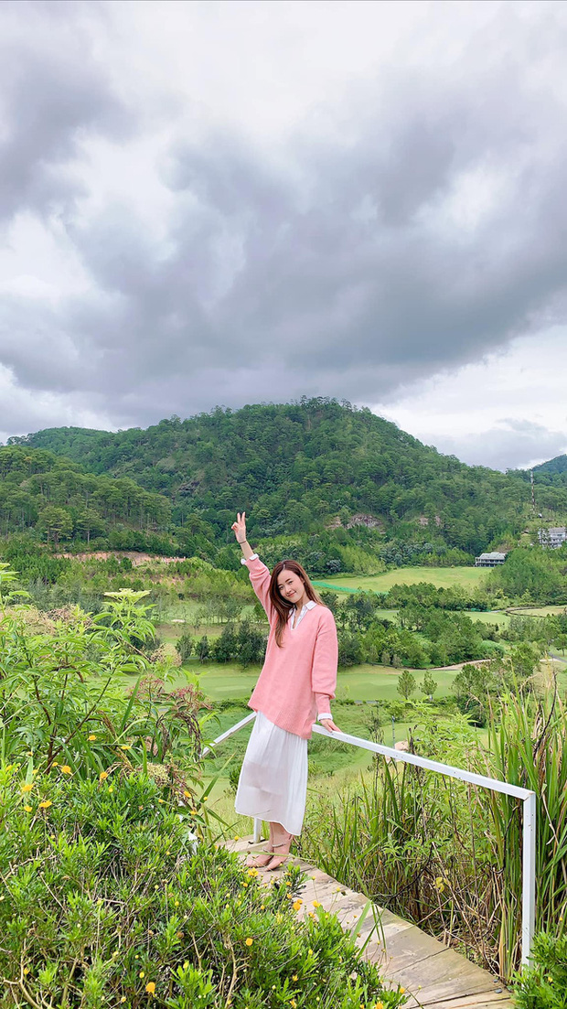Style 'hack tuổi' đỉnh cao của Midu, chị em muốn đẹp phải copy ngay 7 Style 'hack tuổi' đỉnh cao của Midu, chị em muốn đẹp phải copy ngay 7