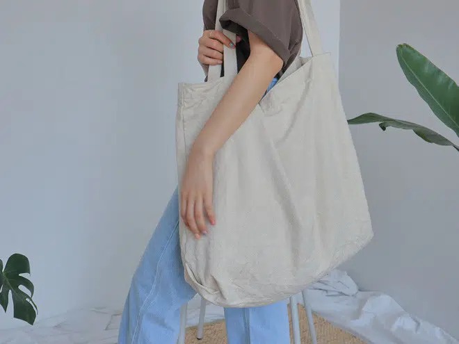 Muốn “sang-xịn-mịn” như gái Hàn, bạn không nên bỏ qua những kiểu túi xách này - Ảnh 11 Muốn “sang-xịn-mịn” như gái Hàn, bạn không nên bỏ qua những kiểu túi xách này - Ảnh 11