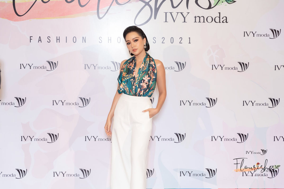 Thời trang thảm đỏ của sao Việt tại Fashion show IVY Moda: Hairiwon sang chảnh, Thiều bảo Trâm hết mực nữ tính - Ảnh 6 Thời trang thảm đỏ của sao Việt tại Fashion show IVY Moda: Hairiwon sang chảnh, Thiều bảo Trâm hết mực nữ tính - Ảnh 6