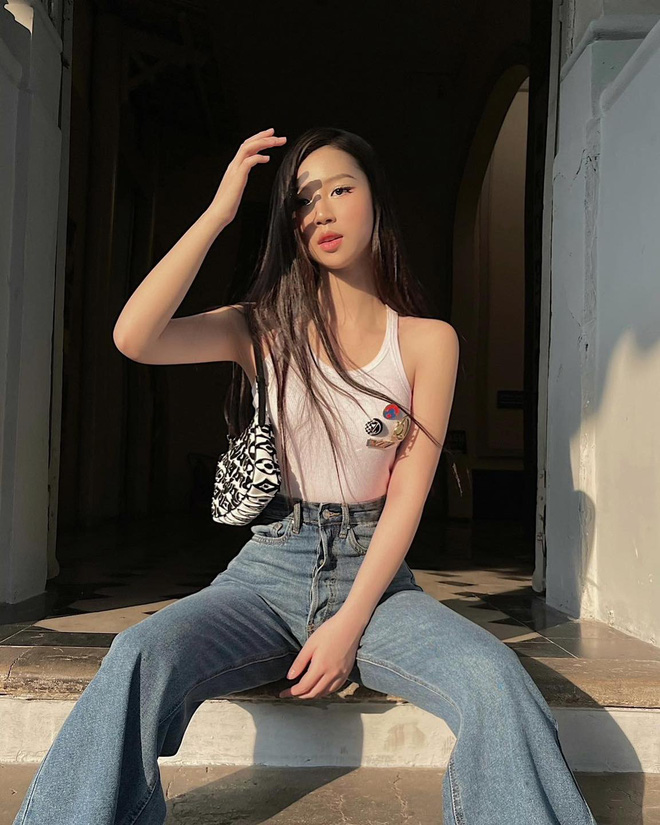Bóc tách phong cách thời trang 'bánh tráng' của Amee: Gợi cảm, tiểu thư, quý tộc có đủ 12 Bóc tách phong cách thời trang 'bánh tráng' của Amee: Gợi cảm, tiểu thư, quý tộc có đủ 12
